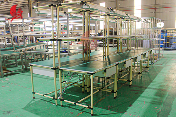 Cấu tạo chi tiết bàn thao tác công nghiệp có kệ trên